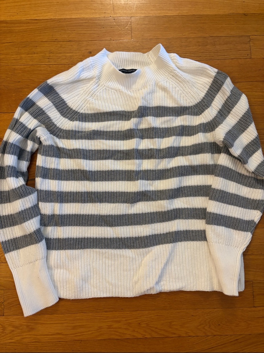 Banana Republic White Crewneck Knit Sweater with Subtle Gray Stripes